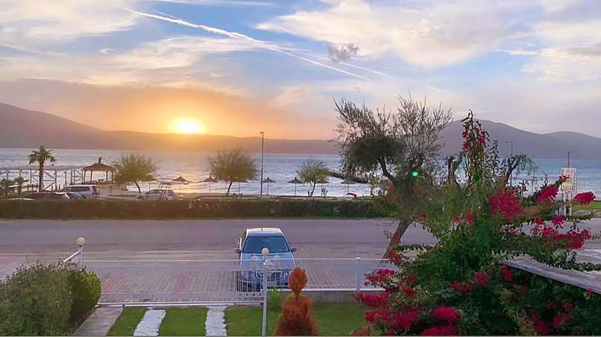 Nili Hotel Vlorë Exterior foto