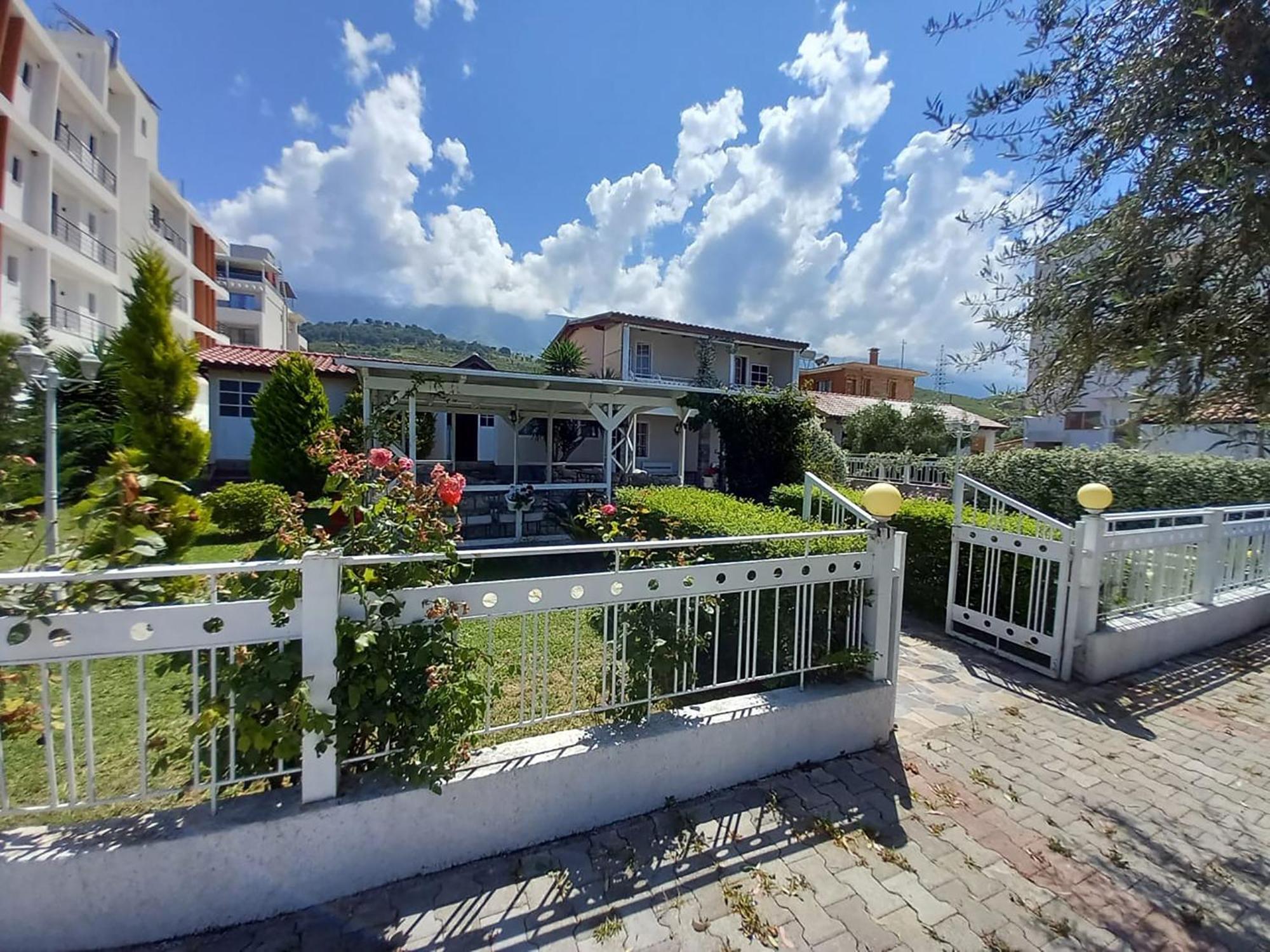 Nili Hotel Vlorë Exterior foto